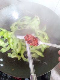 诱人的清炒苦瓜做法图解5)