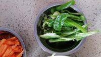 家常茭头炒肉做法图解3)