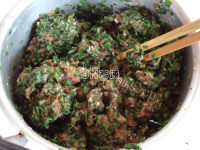 美味的六月鲜韭菜猪肉水饺做法图解3)