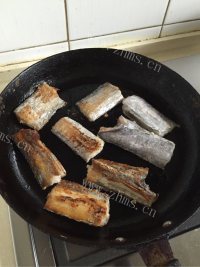 家常菜炖带鱼做法图解3)