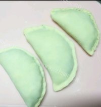 美味营养的韭菜盒子做法图解7)