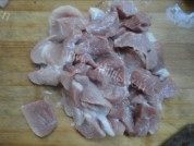 蒜苔烧肉做法图解1)