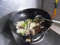 家常菜香菇白菜片做法图解9)