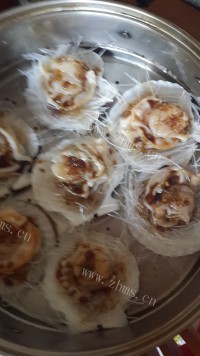 美味的蒜蓉蒸扇贝做法图解7)