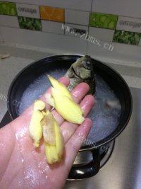 美味的酸菜鲫鱼汤做法图解13)