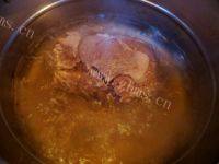 十分诱人的牛肉炖土豆做法图解3)