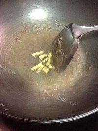 「简单版」芹菜炒牛肉做法图解8)