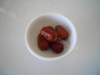 美味的银耳雪梨红枣羹做法图解3)