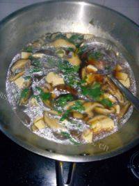 自制香菇豆腐汤