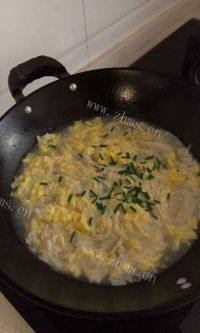 好喝的银鱼豆皮汤做法图解8)