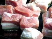 家常菜牛蒡红烧肉做法图解2)