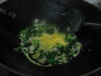 蔬菜蛋炒饭做法图解6)