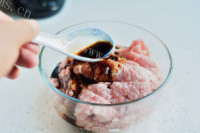 自制芹菜饺子做法图解3)