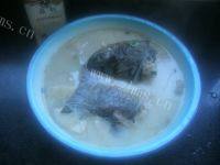 鲜香的鱼头划水粉丝豆腐汤做法图解10)