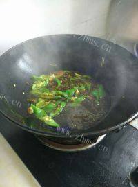家常菜尖椒干豆腐做法图解5)