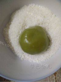 美味的抹茶芒果糯米糍做法图解10)