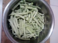 家常菜豆角炖土豆做法图解1)