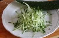 好吃的鸡肉麻酱凉面做法图解4)