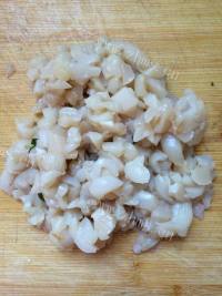 美味的韭菜鸡蛋馅水饺做法图解5)