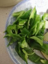 家常菜芹菜香干做法图解2)