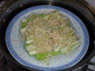 家常菜蒜蓉粉丝蒸丝瓜做法图解9)