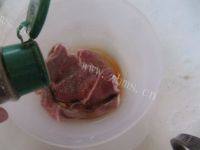 香喷喷的牛肉汉堡包做法图解3)