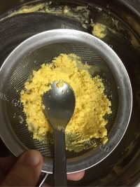 香甜可口的南乳果仁饼干做法图解2)