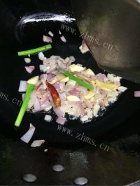 家常菜毛豆炒鸡丁做法图解4)