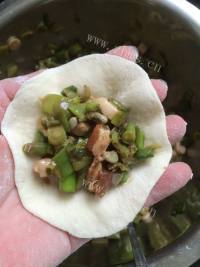 美味的豆角猪肉馅包子做法图解7)