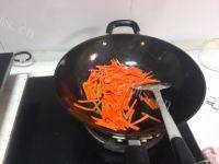 家常菜胡萝卜炒牛肉做法图解3)