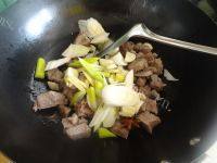 家常菜土豆胡萝卜炖牛肉做法图解6)