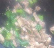 好吃的莴笋炒肉片做法图解4)