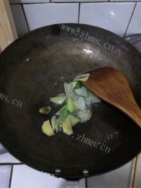 最爱的蒜苔鸡肉块做法图解5)