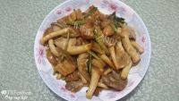 家常菜五花肉炒平菇