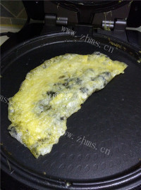 美味的冰花芝麻饼做法图解7)