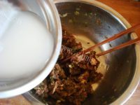 好吃的羊肉煎饺做法图解4)