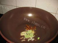口感极佳的白菜炒豆片做法图解6)