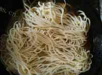 美味的豆角焖面做法图解3)