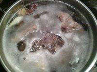 美味的酱大骨头做法图解1)