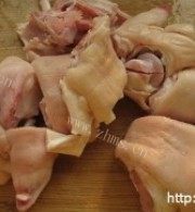 美味的木瓜煲猪蹄做法图解1)