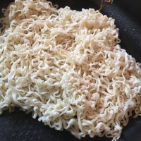 美味的胡萝卜鸡蛋炒面做法图解12)