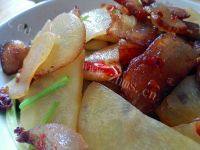 家常菜土豆片炒腊肉