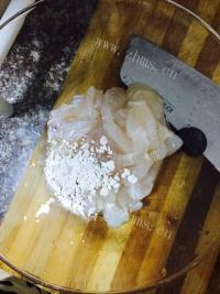 诱人的水煮龙利鱼做法图解2)