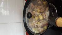 家常的鸡肉炖土豆