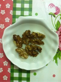 美味的核桃芝麻糊做法图解2)