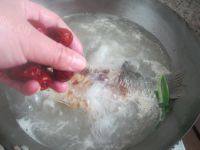 有特色的木瓜红枣鲫鱼汤的做法图解十