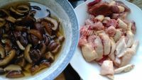 美味的香菇炒鸡做法图解1)