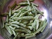 五花肉炖豆角做法图解3)