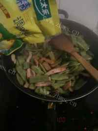 好吃的扁豆炒腊肉做法图解9)