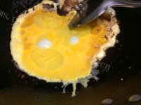 芳香四溢的黄瓜炒鸡蛋做法图解3)